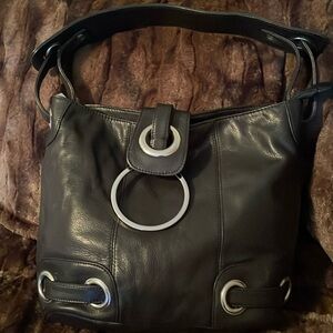 Soprano black leather shoulder bag